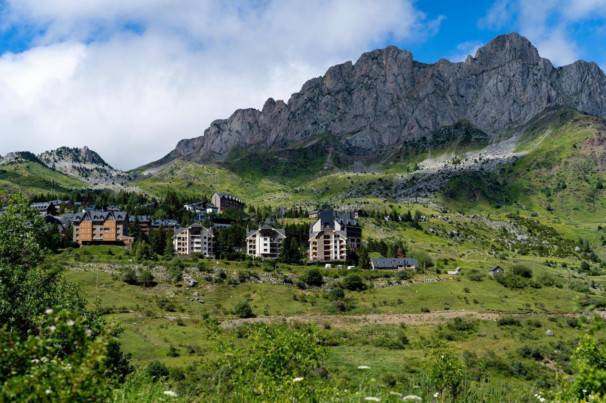 Snoe Villa De Sallent 4 Сальент-де-Гальего Экстерьер фото